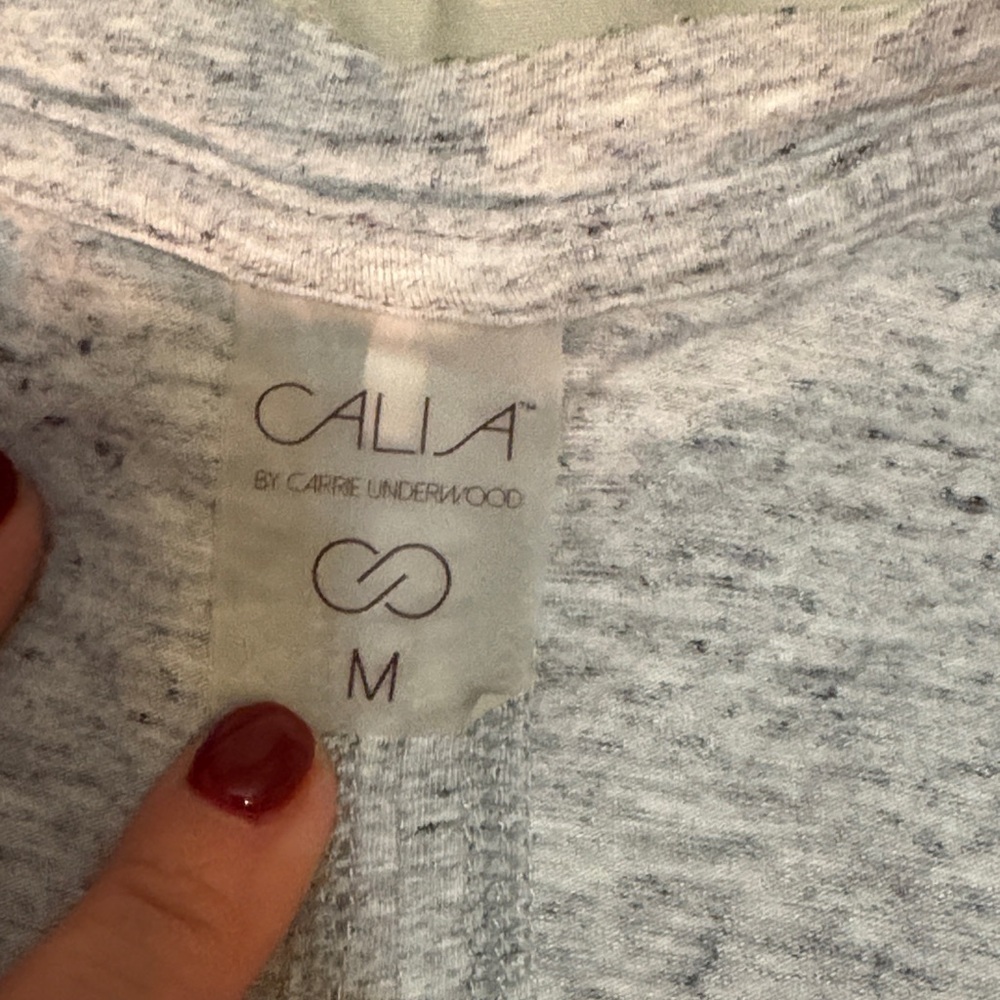 CALIA by Carrie Underwood Gray Short Sleeve Tee